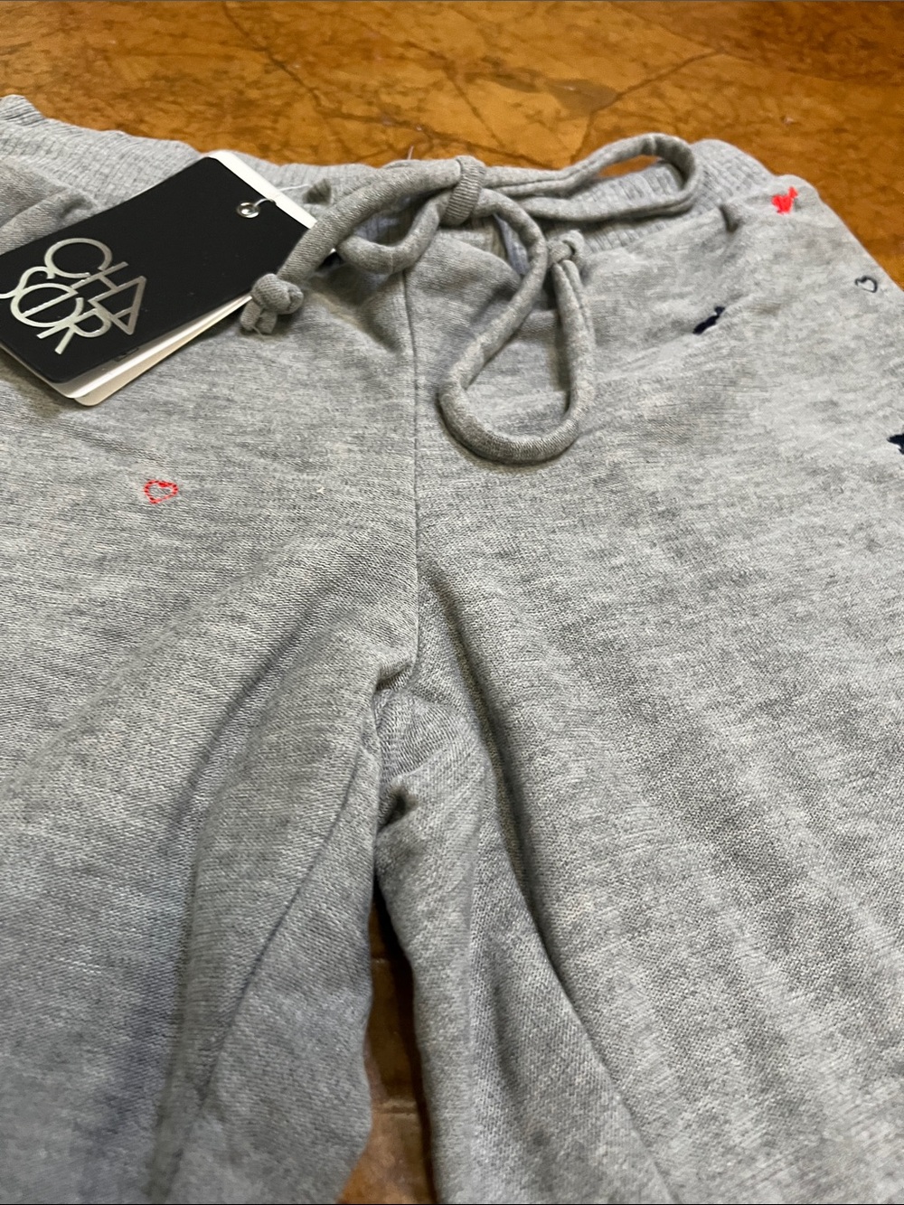 NEW Chaser Hearts and Arrows Grey Jogger Sweatpants Sz Small Womens - Picture 4 of 10